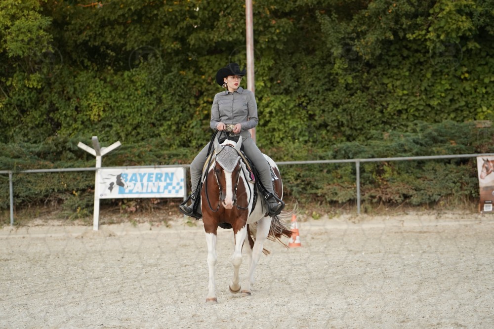 s_A_907016.JPG